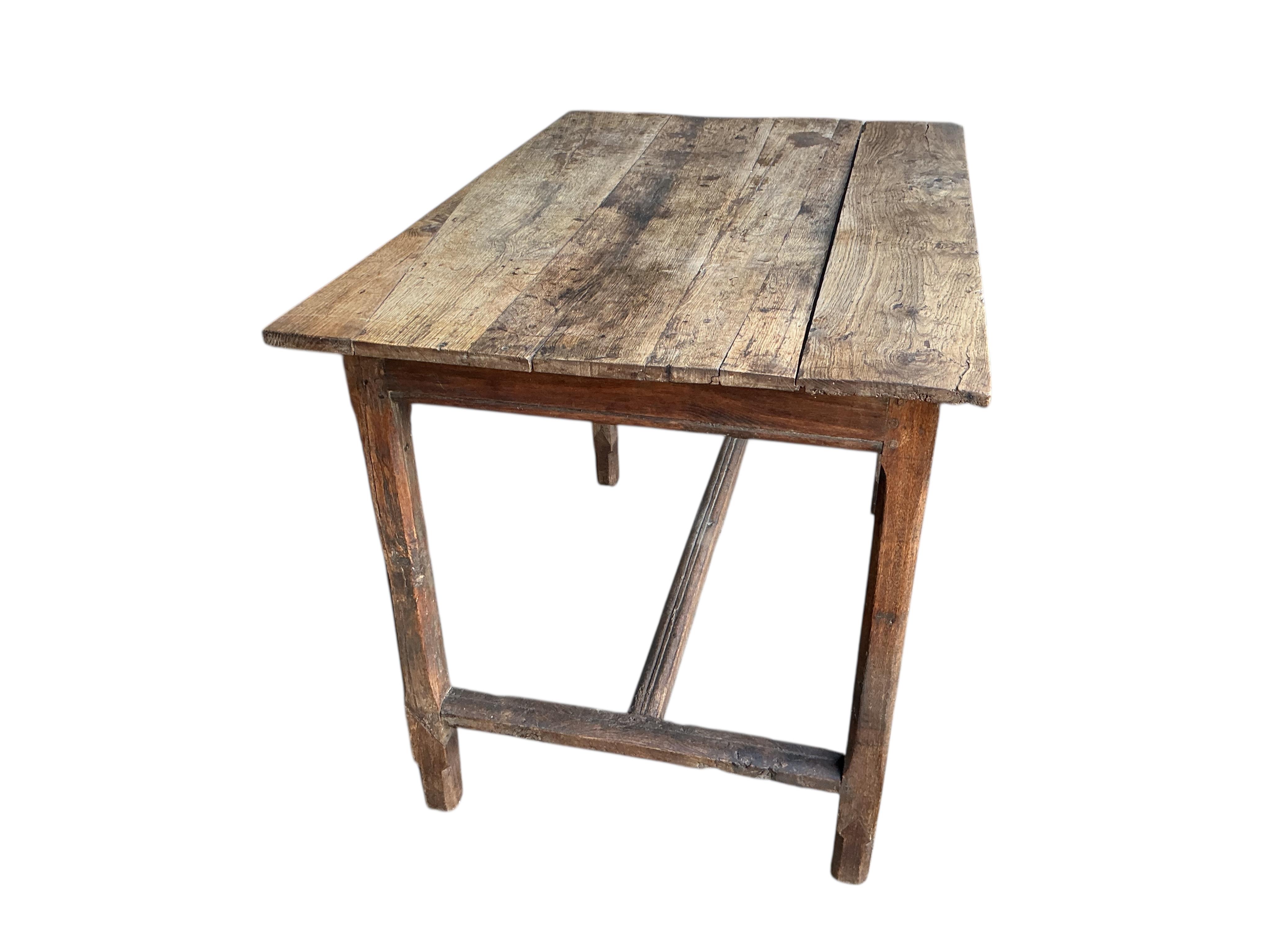 An 18th century rectangular oak side table, width 106cm, depth 69cm, height 73cm